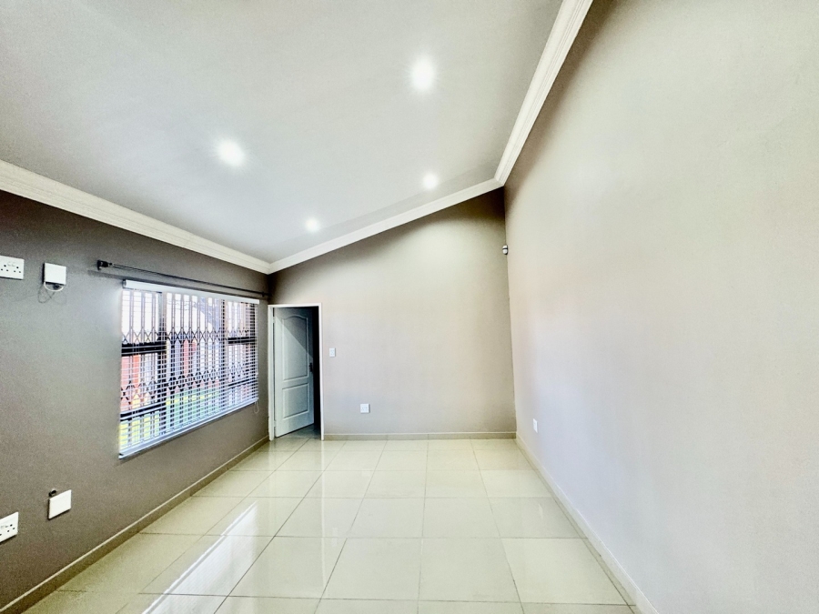 5 Bedroom Property for Sale in Mooivallei Park North West